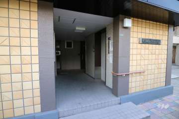 B棟側のエントランス