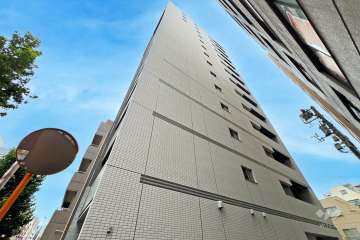 グランドコンシェルジュ新御徒町駅前の外観（南東側から）