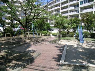 敷地内に公園があります
