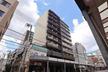 プレサンスジェネ浅草イーストの外観（南東側から）
