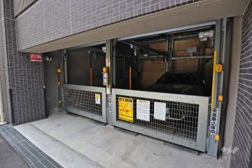 敷地内駐車場（屋内機械式）