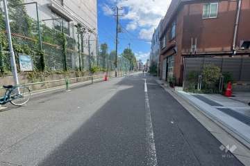 敷地北側の前面道路　