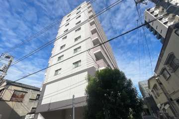 フュージョナル浅草フォレストの外観（東側から）