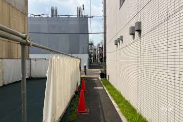 敷地南側の前面道路　