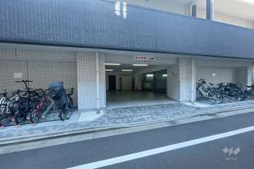 駐車場の出入り口