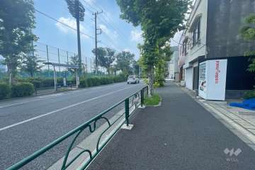 敷地南東側の前面道路