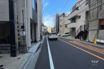 敷地北西側の前面道路