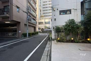 敷地南東側の前面道路