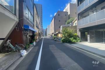 敷地東側の前面道路