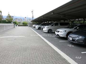 敷地内駐車場（屋外平面式　ルーフ付き）