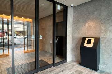 エントランスはオートロック付きです。