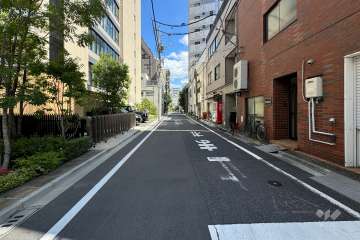 敷地南側の前面道路