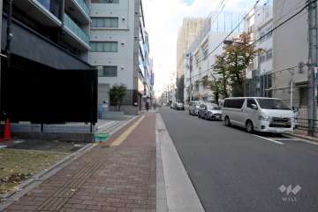 敷地東側の前面道路