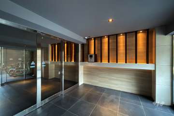 エントランスはオートロック付きです。