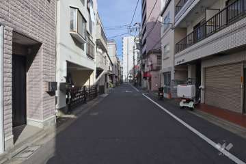 敷地北西側の前面道路　