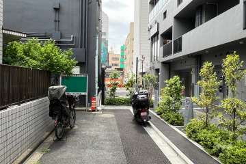 敷地東側の前面道路
