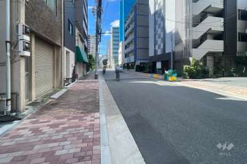 敷地西側の前面道路　
