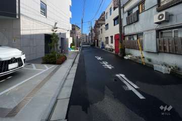 敷地南東側の前面道路