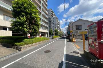 敷地南東側の前面道路