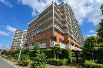 ミディオンセンターレジデンスの外観（南西側から）