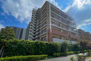 ミディオンセンターレジデンスの外観（北西側から）