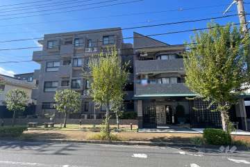 ライオンズマンション葛飾鎌倉の外観（東側から）