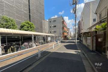 敷地南東側の前面道路