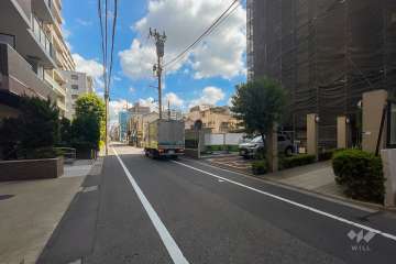 敷地北西側の前面道路