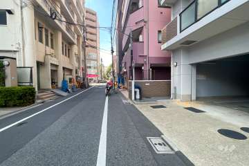 敷地南東側の前面道路　