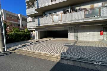 駐車場の出入り口