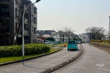 敷地北西側の前面道路