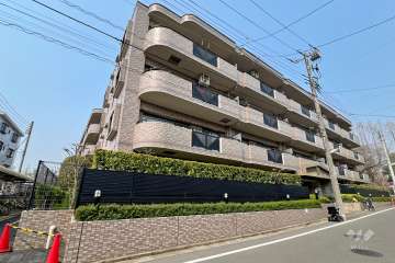 レクセルガーデン水元公園の外観（南側から）