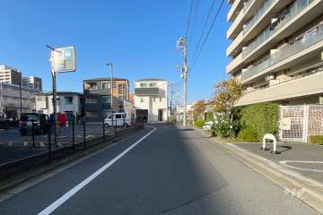 敷地南側の前面道路　