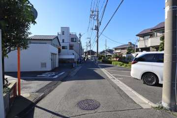 敷地北側の前面道路