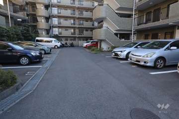 敷地内駐車場(屋外平面式)