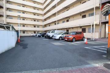 敷地内駐車場（屋外平面式）