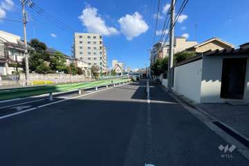 敷地北東側の前面道路　