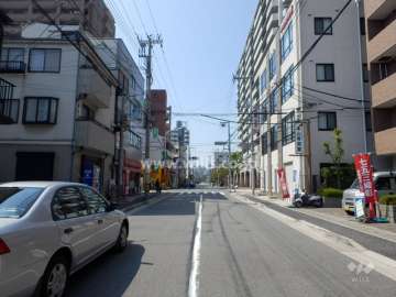 敷地南側の前面道路