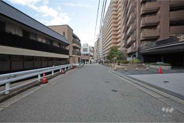 敷地東側の前面道路