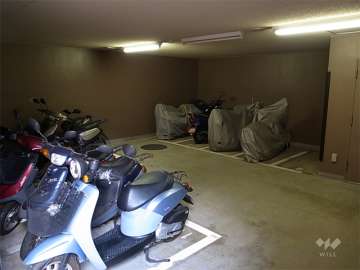 屋内にあるバイク置き場