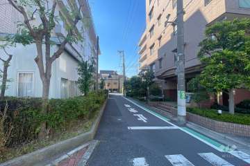敷地南西側の前面道路