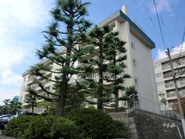 山御影マンションI棟の外観（南東側から）