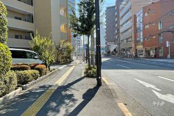 敷地南西側の前面道路