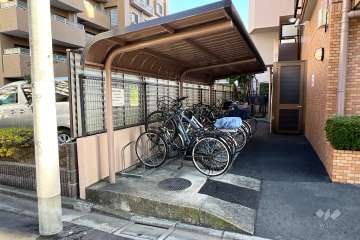 駐輪場（屋根付き）