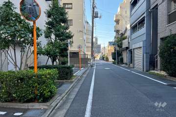 敷地北側の前面道路