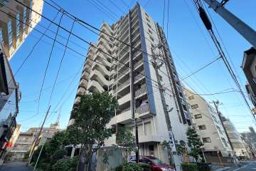 ライオンズ亀有駅前レジデンスの外観（北東側から）