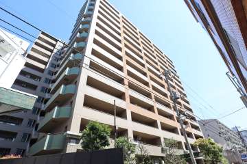 レクセルマンション亀有の外観（西側から）