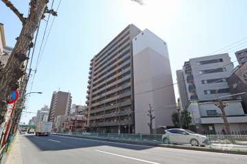 レクセルマンション亀有の外観（北東側から）