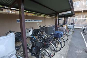駐輪場（屋根付き）