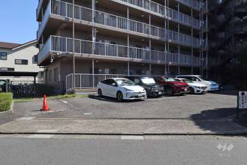 駐車場の出入口